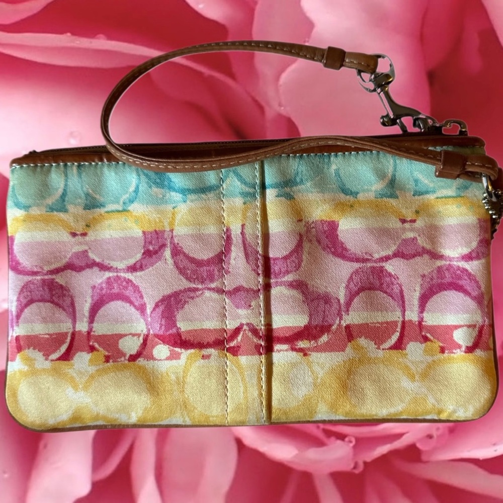 Coach Hamptons Weekend Signature Watercolor Wristlet - Picture 12 of 12